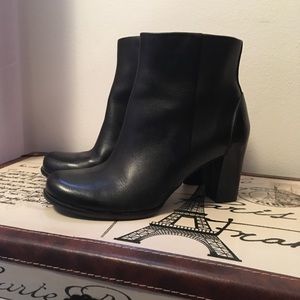 Like New ECCO Booties